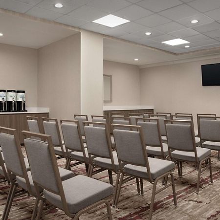 Hilton Garden Inn Philadelphia-Fort Washington Bagian luar foto