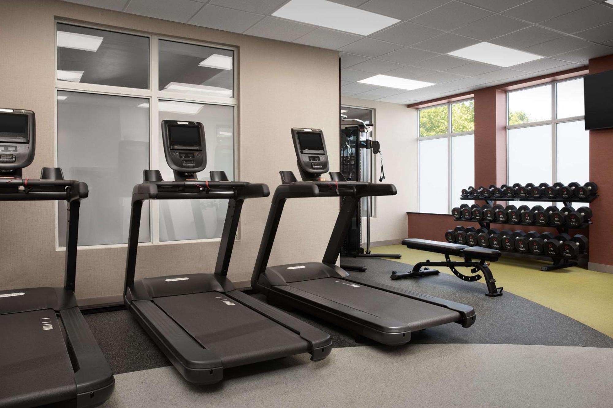 Hilton Garden Inn Philadelphia-Fort Washington Bagian luar foto