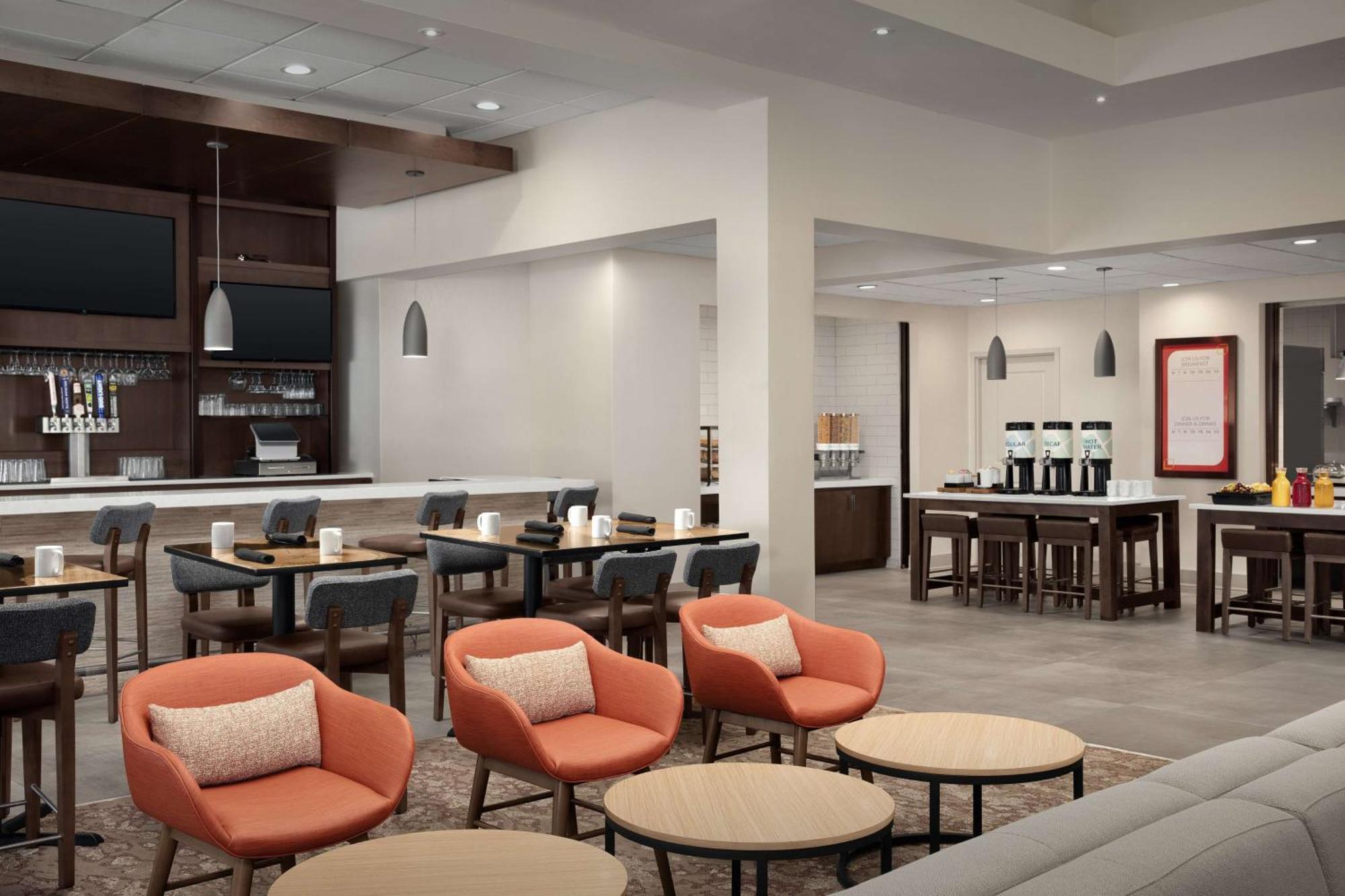 Hilton Garden Inn Philadelphia-Fort Washington Bagian luar foto